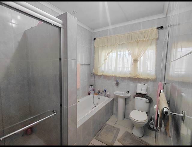 4 BEDROOM FREESTANDING FOR SALE IN MOKOPANE CENTRAL
